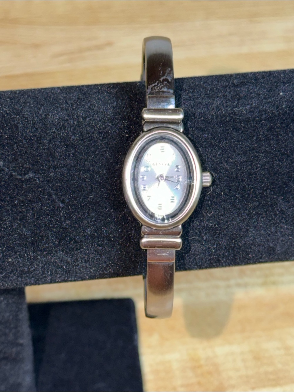 Women's Geneva Silver Oval Bangle Watch